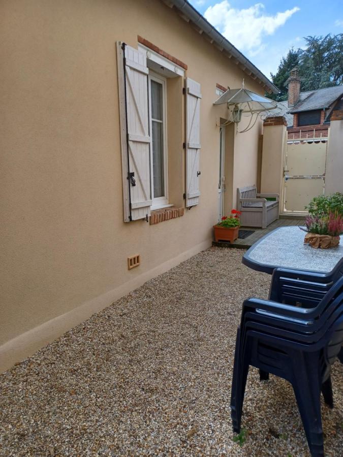 Les Palerées, gîte au coeur d'un village de la Sologne des Etangs Saint-Viâtre Extérieur photo